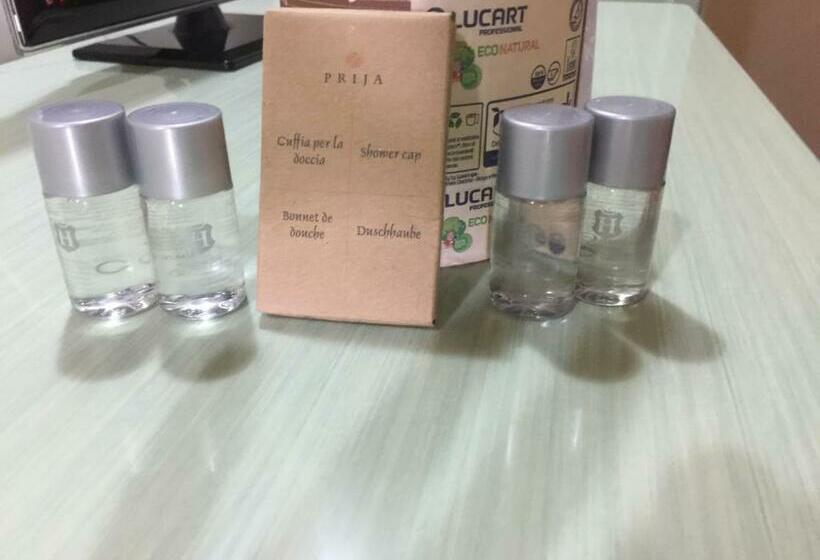 标准间, Oasi Di Francesca