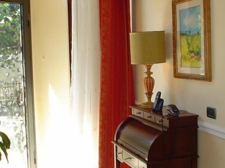 Номер Economy, Petit Chateau