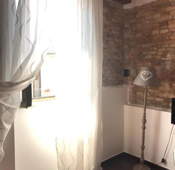 基本三人间, B&b S.antonio
