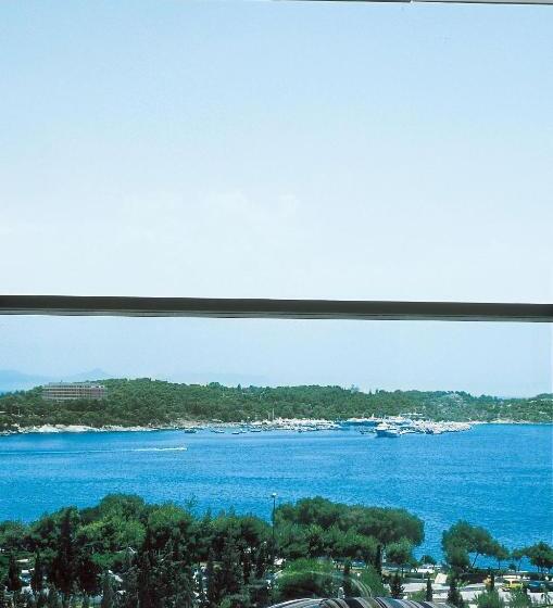 سوییت جونیور, The Roc Club, A Grecotel Hotel To Live