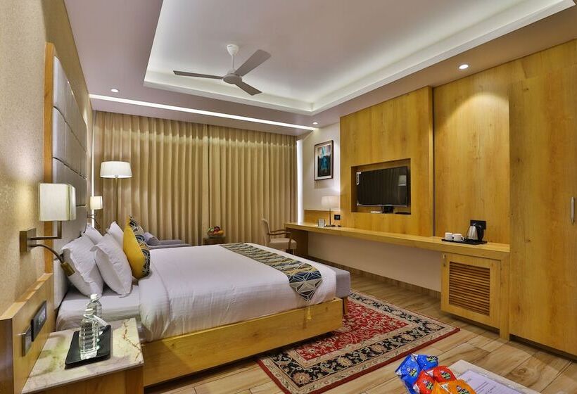Номер Deluxe, The Square Somnath