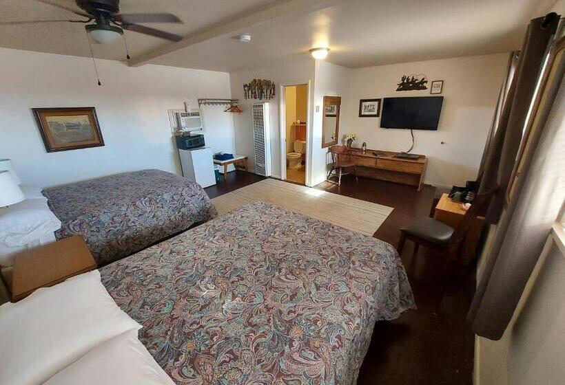 Четырехместный Номер Классик, Cactus Inn