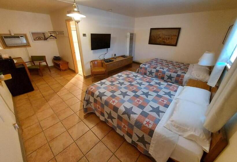 Четырехместный Номер Классик, Cactus Inn
