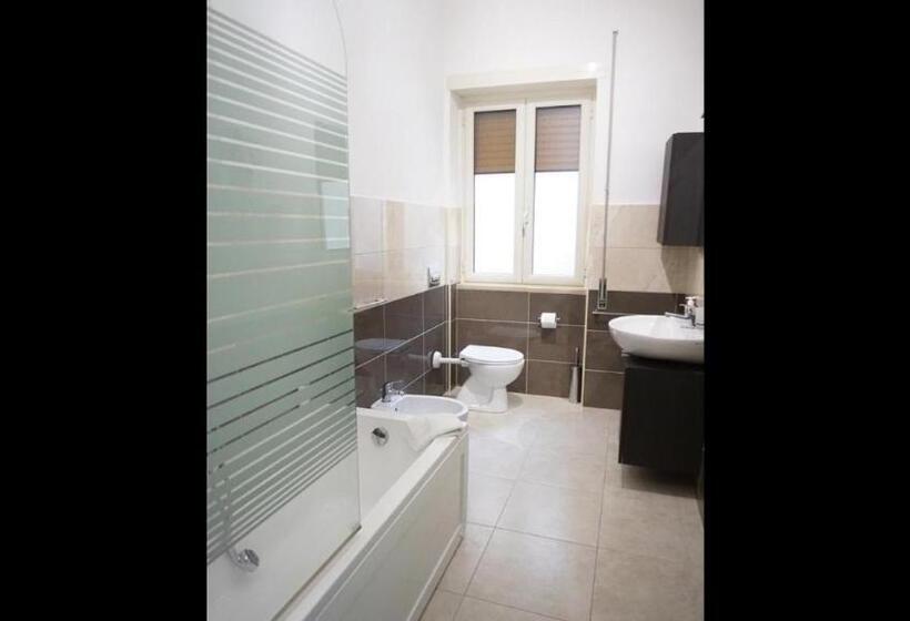 اتاق استاندارد با تخت بزرگ, Bed A Cavour