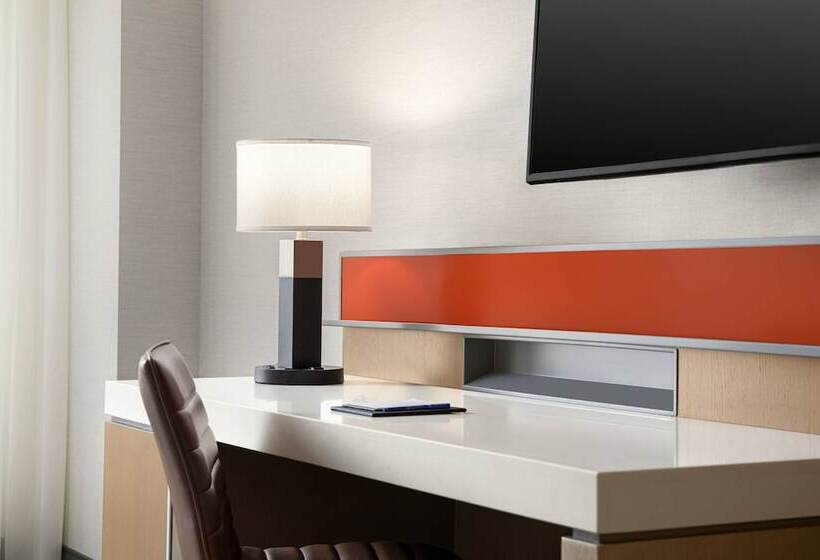 Номер Executive, Delta Hotels By Marriott Anaheim Garden Grove