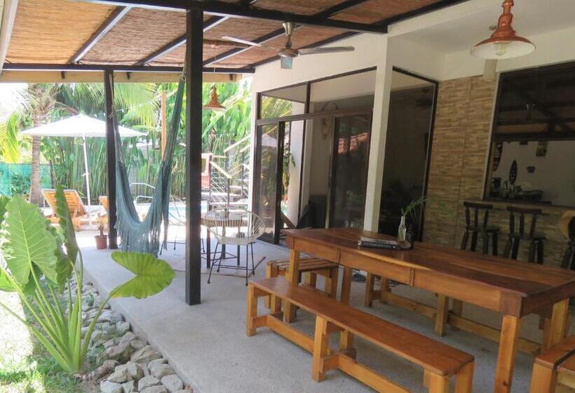 Номер Стандарт с Террасой, El Chante Surf House