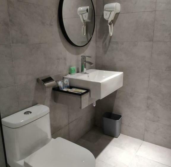 Номер Deluxe, 99 Seri Kembangan Serdang