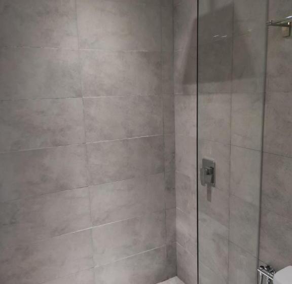 Номер Deluxe, 99 Seri Kembangan Serdang