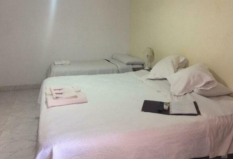 اتاق استاندارد سه نفره, La Ramada