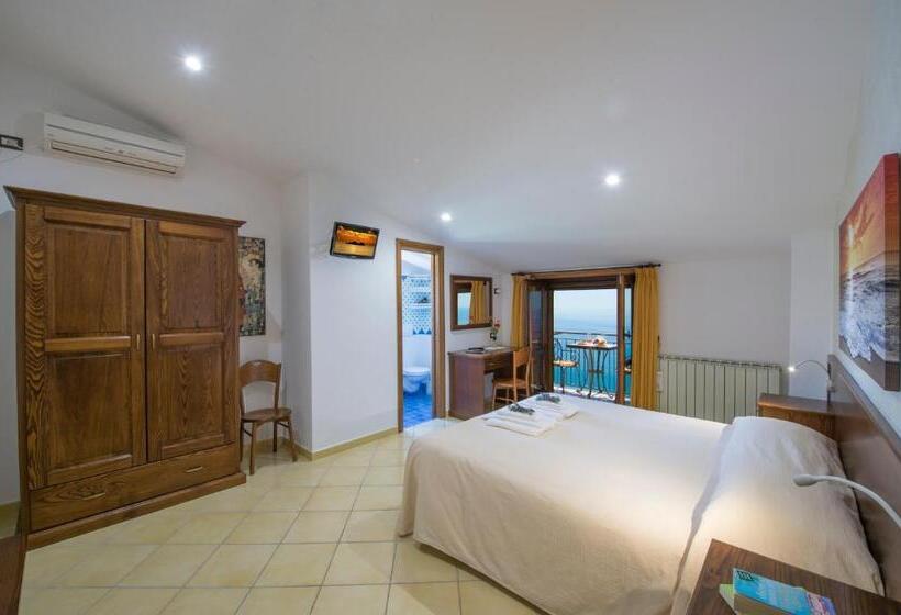 海景标准间带阳台, B&b Il Nespolo
