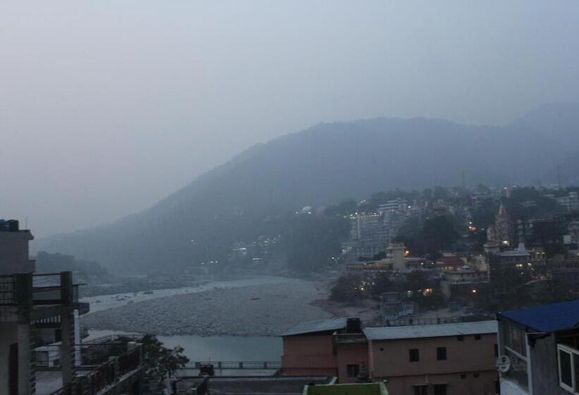 Standard Triple Room with Terrace, Golden Crown Laxman Jhula