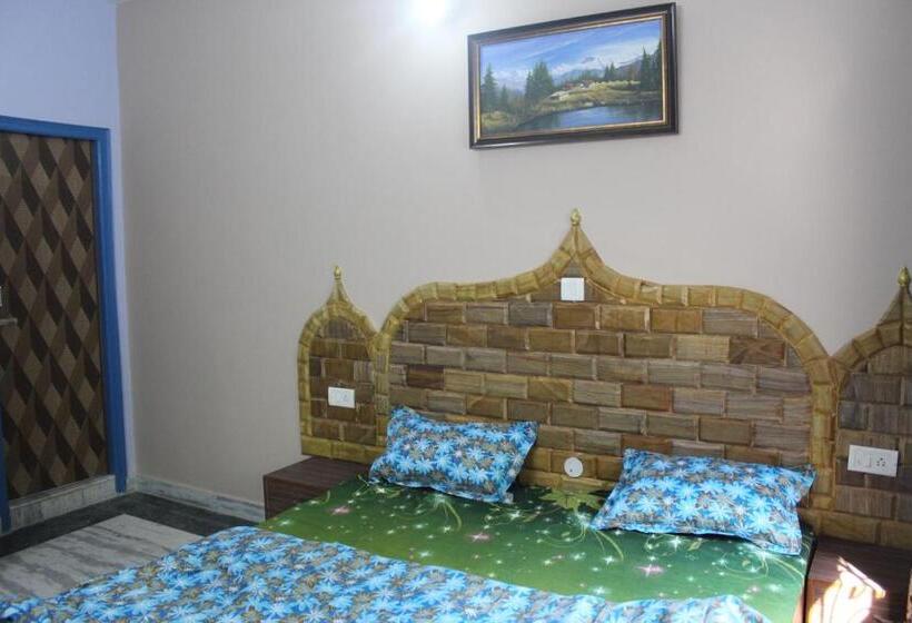 اتاق لوکس با بالکن, Golden Crown Laxman Jhula