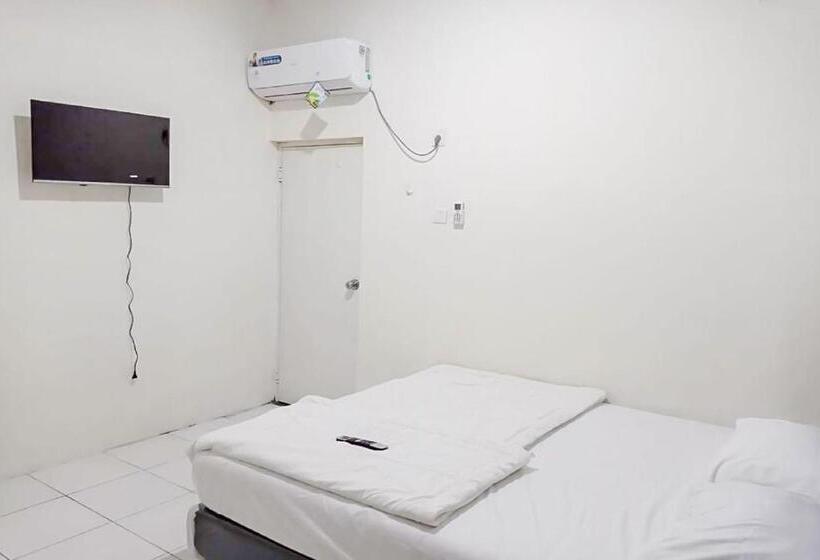 Номер Economy, Agnes Residence Near Blok M Mitra Reddoorz