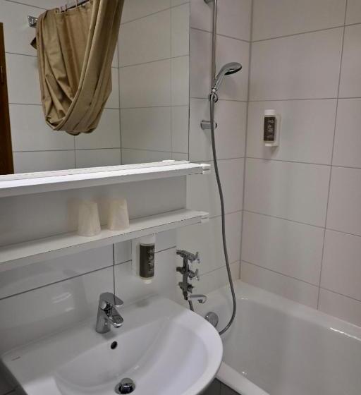 Номер Deluxe, Am Rupertuspark