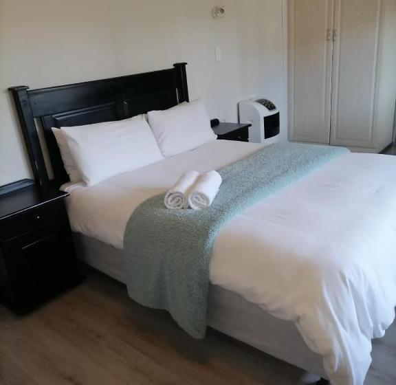Номер Стандарт Вид на Сад, Ndzuti Guest House