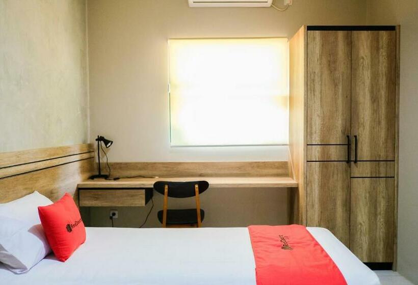 Номер Стандарт, Reddoorz  Near Trans Studio Mall Cibubur 3