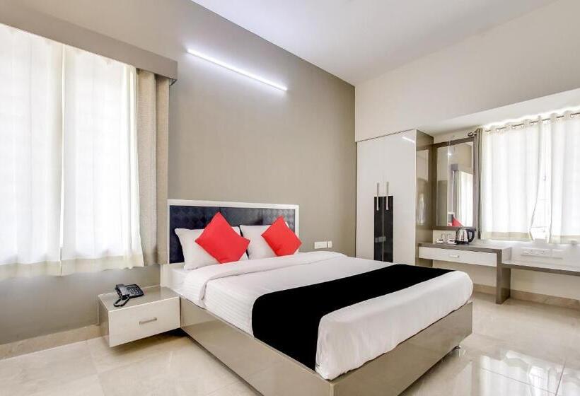 Номер Deluxe, Capital O New Paradise Inn