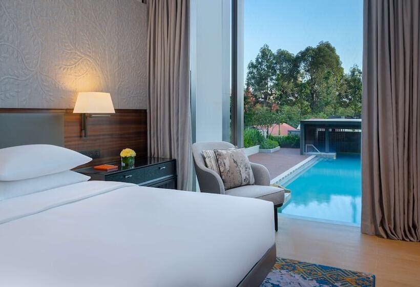 Королевский Люкс, Hyatt Regency Phnom Penh