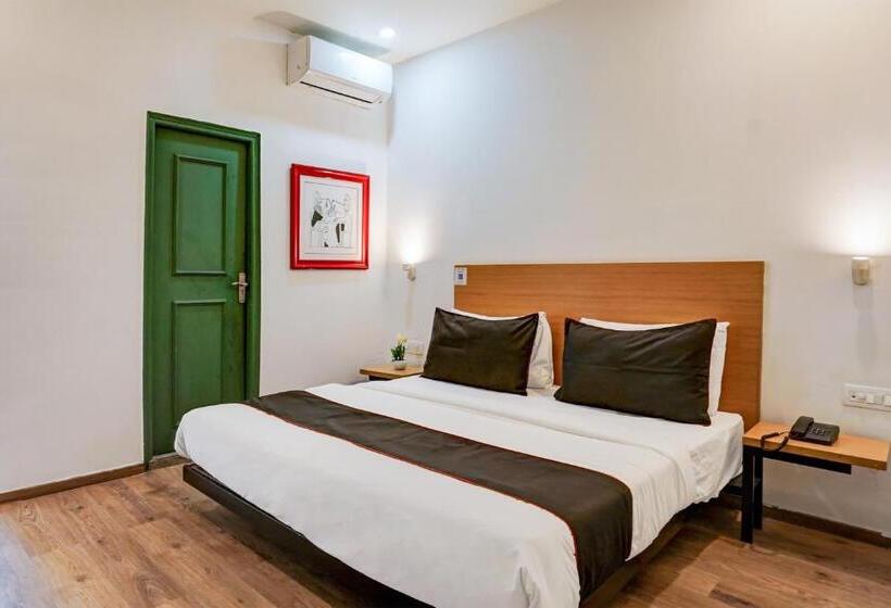Номер Стандарт, Townhouse Vero Near World Mark Mall