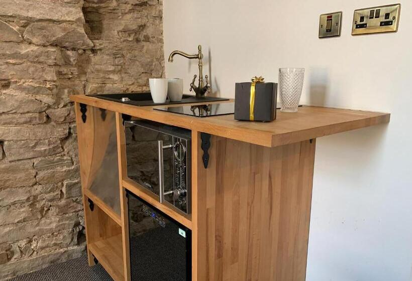 Апартаменты Внутренние 1 Спальня, Royal Mile Suites By The Castle