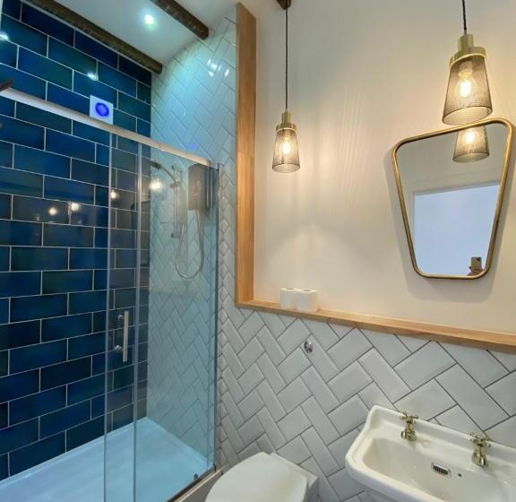 Королевский Люкс, Royal Mile Suites By The Castle