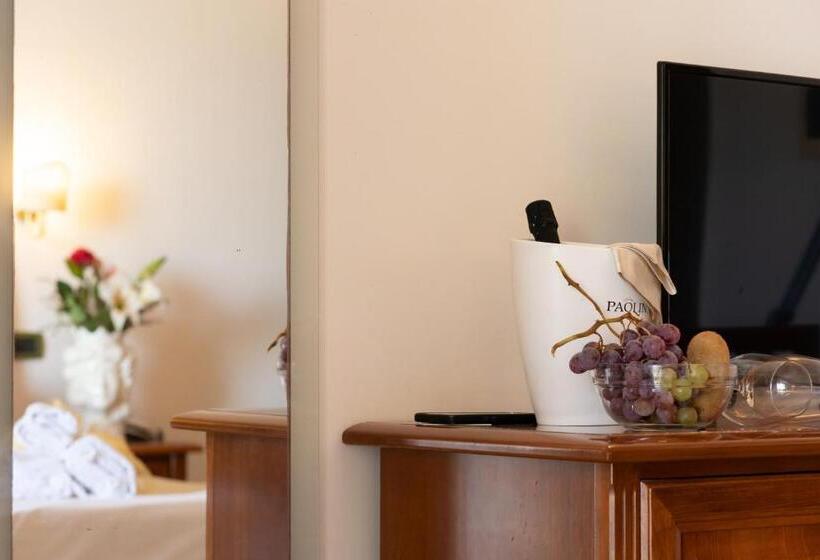 Четырехместный Номер Стандарт, Grand Hotel Selinunte