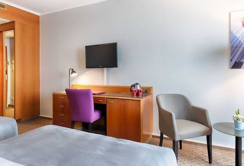 Трехместный Номер Комфорт, Leonardo Hotel Düsseldorf City Center