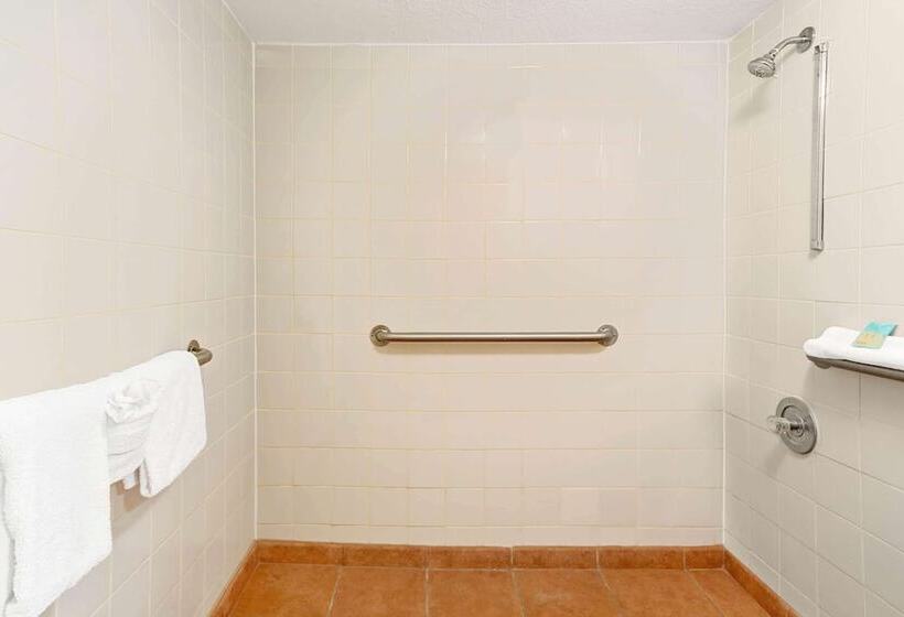 Номер Стандарт Адаптированный для Инвалидов, Days Inn By Wyndham Kissimmee West