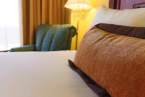 Standart Oda, Rosen Shingle Creek