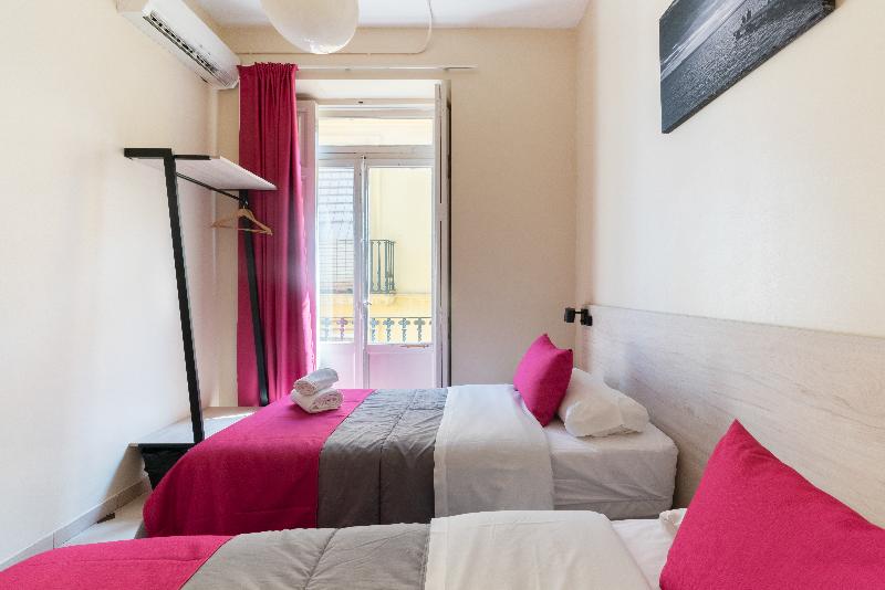 Номер Стандарт Совместная Ванная, Red Nest Hostel