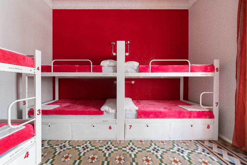 Кровать в Общей Комнате, Red Nest Hostel