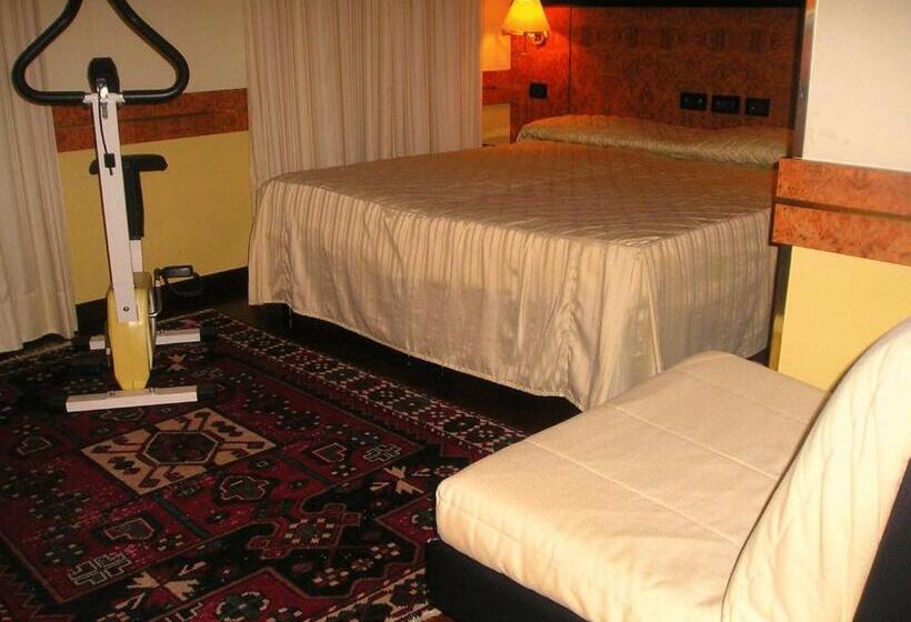 Номер Стандарт Трехместный, Park Hotel Villa Leon D Oro