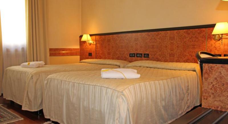 Четырехместный Номер Стандарт, Park Hotel Villa Leon D Oro