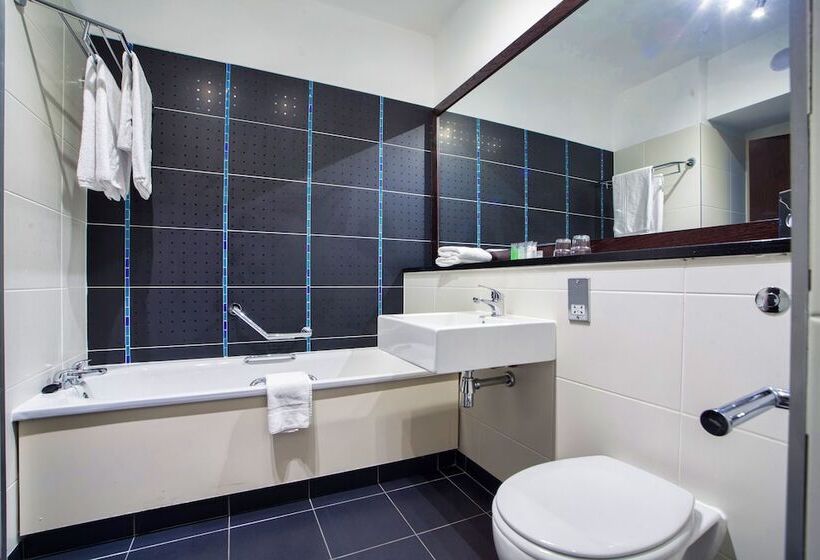 Семейный Номер, Carlton Hotel Blanchardstown