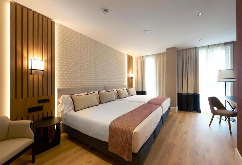 Номер Deluxe, Catalonia Ramblas 4* Sup