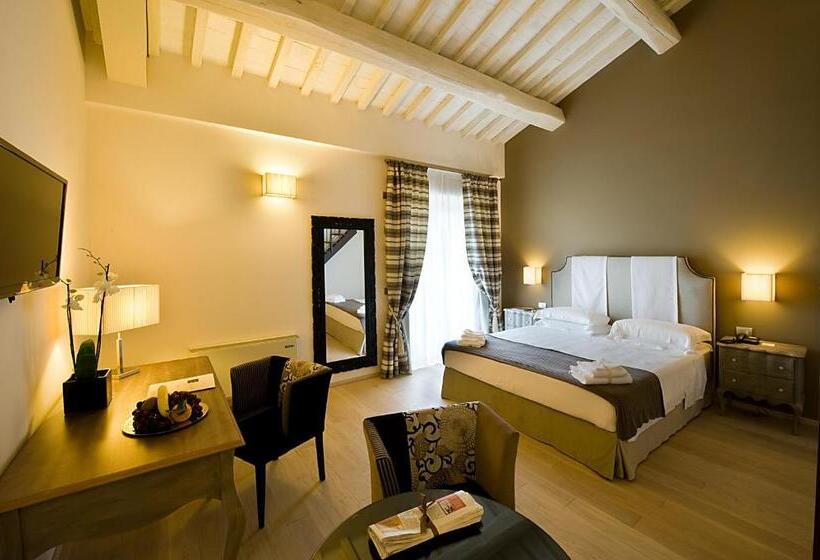اتاق لوکس سه تخته, Relais Dell'Olmo