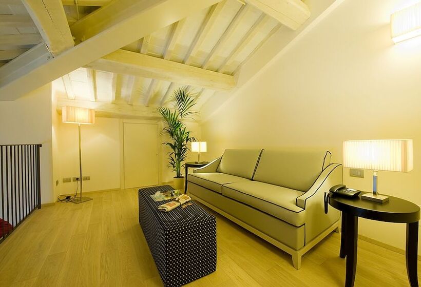 سوییت جونیور, Relais Dell'Olmo