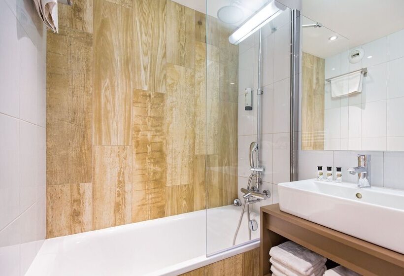 Номер Superior, Sowell Hotels Le Parc & Spa