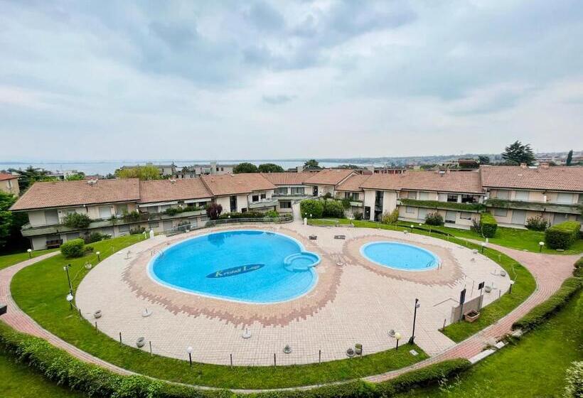 آپارتمان 1 خوابه با چشم‌انداز باغ, Kristall Lago Residence