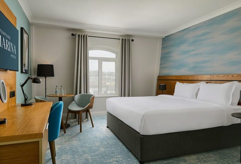 스탠다드 룸 킹사이즈 침대, Waterford Marina