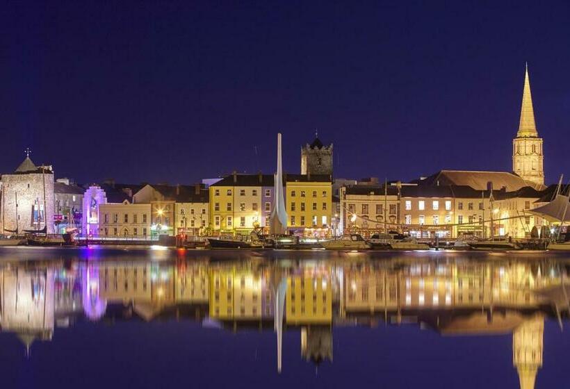 스탠다드 트리플 룸, Waterford Marina