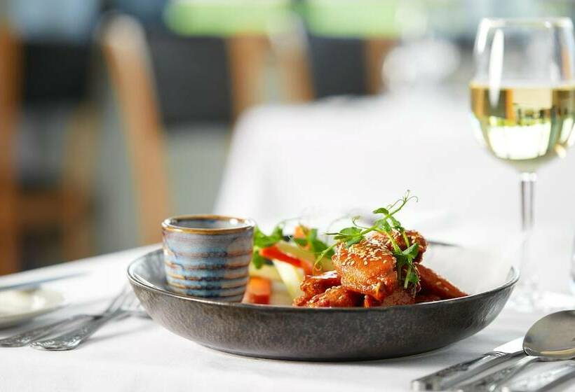 패밀리 룸, Waterford Marina