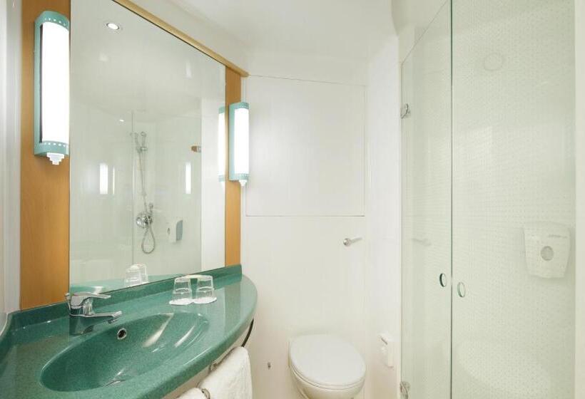 Habitación Familiar, Ibis Malaga Centro Ciudad