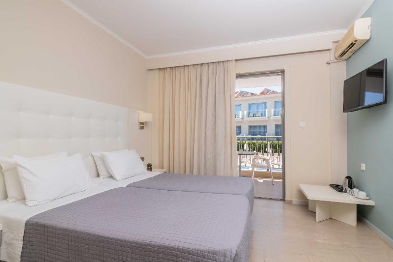 Номер Стандарт Вид на Бассейн, Karras Grande Resort