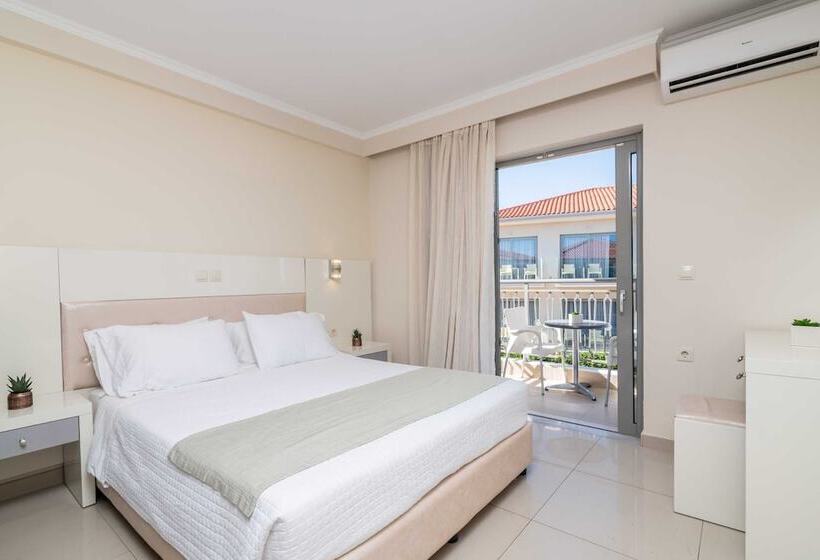 Семейный Номер Вид на Бассейн, Karras Grande Resort