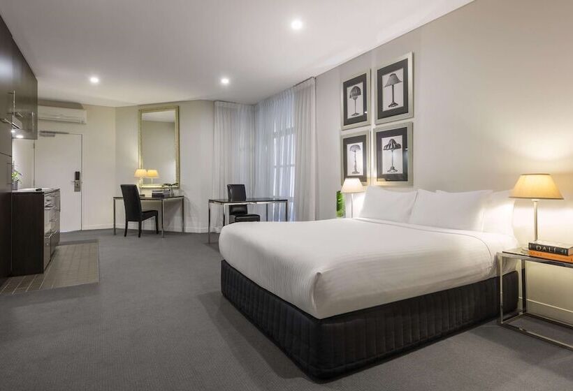 스탠다드 스튜디오, Oaks Melbourne On Collins Suites