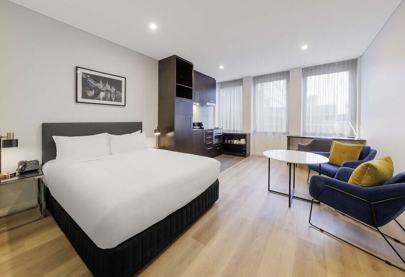 이그제큐티브 스튜디오, Oaks Melbourne On Collins Suites