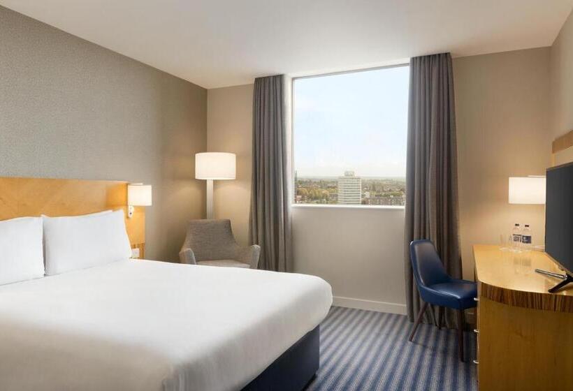 Номер Стандарт, Ramada Hotel & Suites By Wyndham Coventry