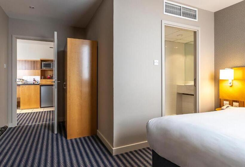 Люкс, Ramada Hotel & Suites By Wyndham Coventry