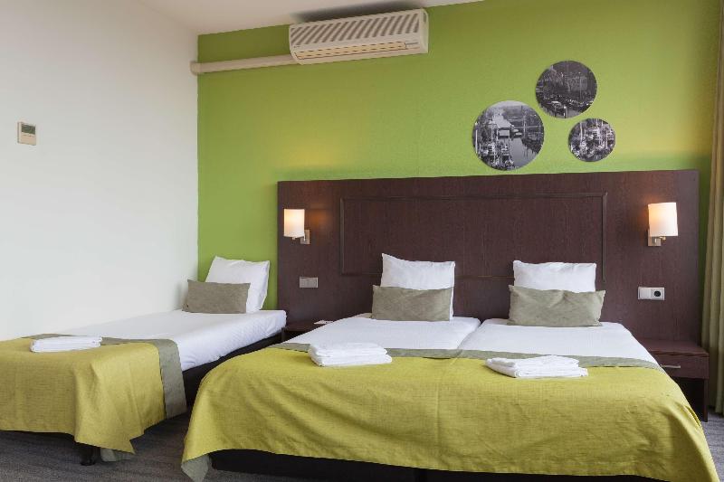 舒适三人间, Flonk Hotel Groningen Centre, Bw Signature Collection